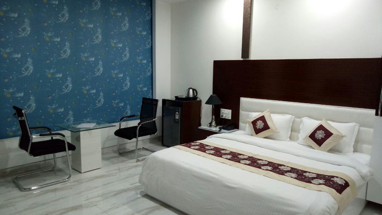 Hotel Neelam Moga Ludhiana Esterno foto