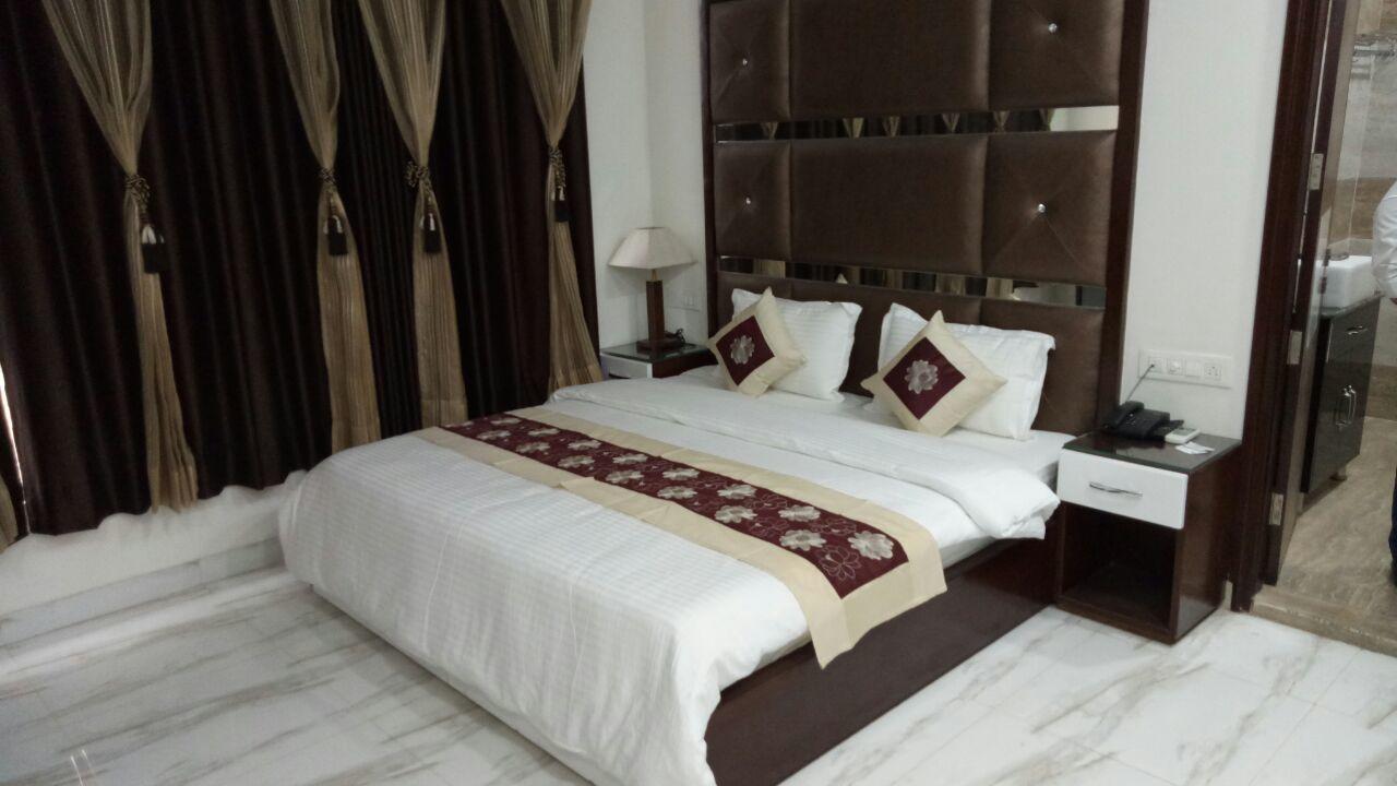 Hotel Neelam Moga Ludhiana Esterno foto
