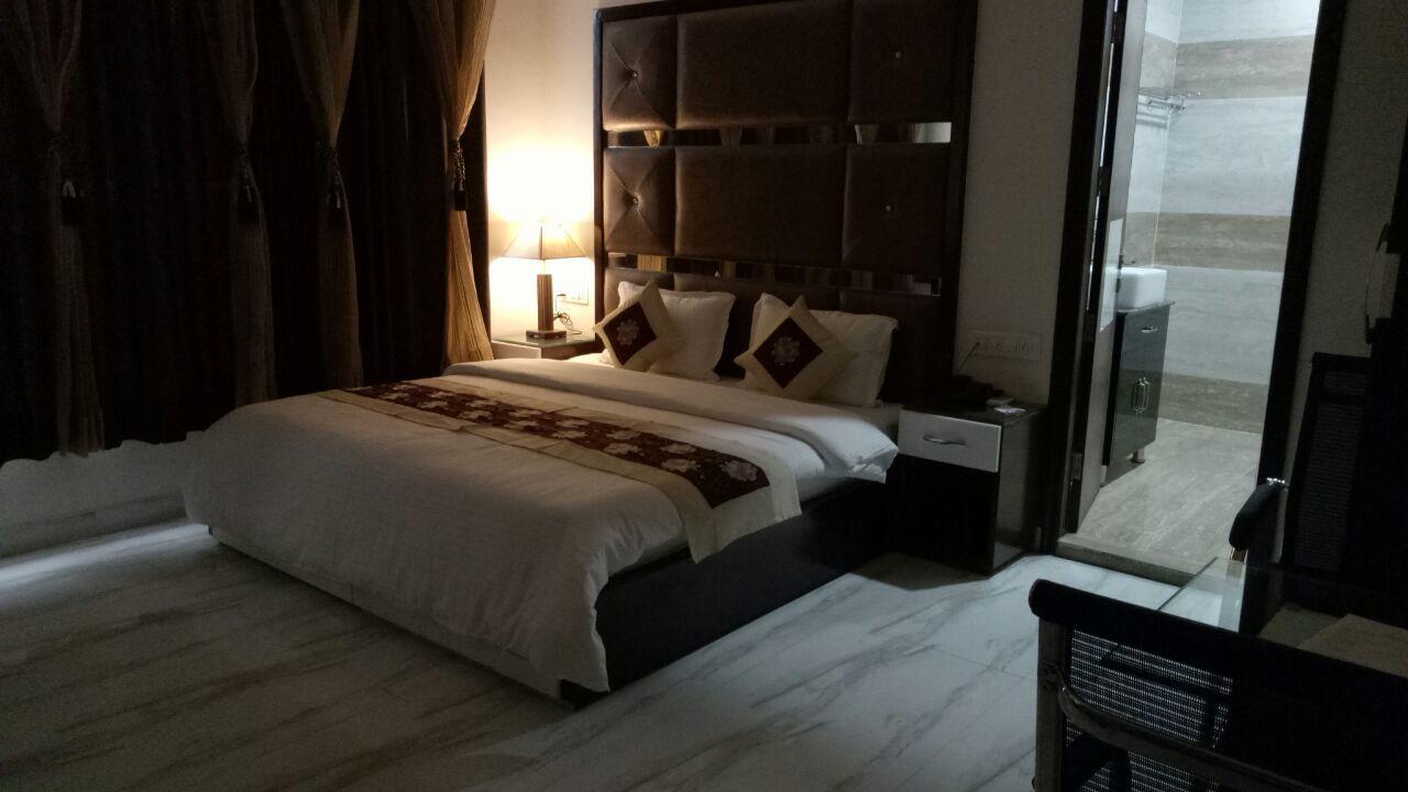 Hotel Neelam Moga Ludhiana Esterno foto